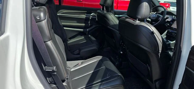 New 2026 White/off-white Jeep Limited image 40