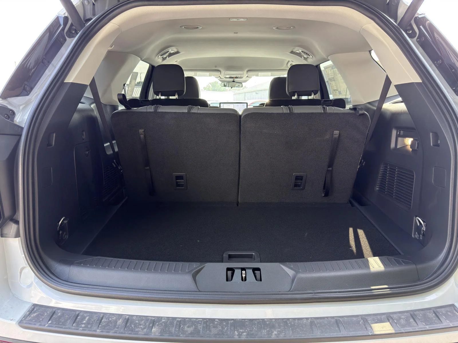 New 2026 Space White Metallic Ford Active image 15