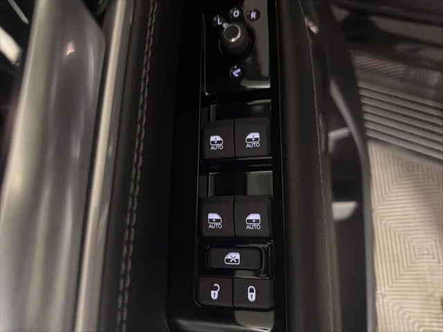 New 2026 High Gloss Black Exterior Paint Jeep Grand Wagoneer image 17