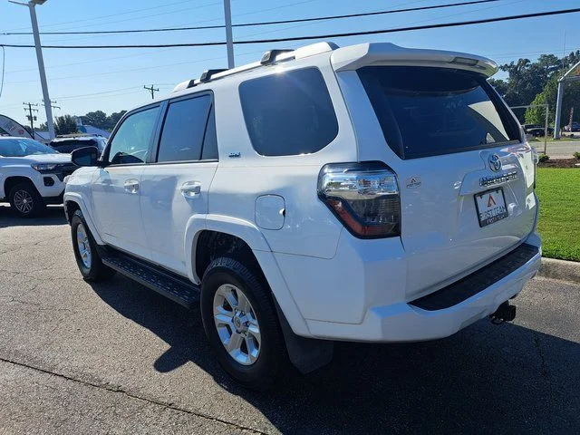 Used 2018 White Toyota SR5 Premium image 10