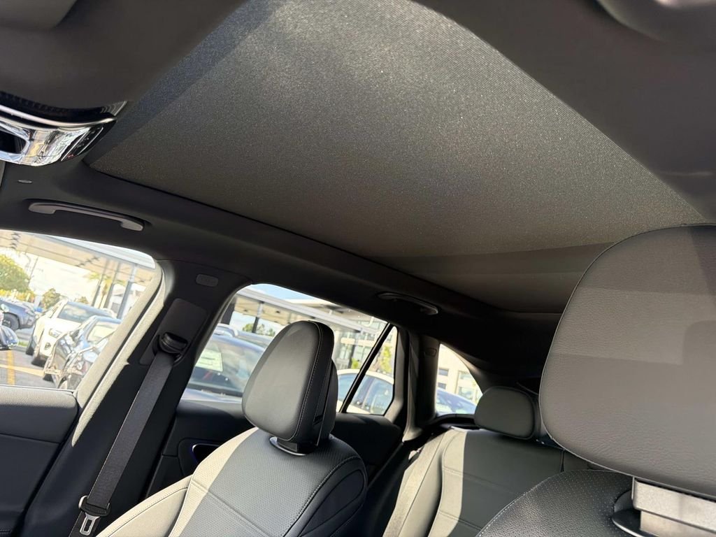 New 2027 Black Mercedes-Benz GLC 300 image 8
