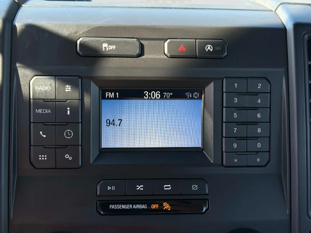 Used 2018 White Ford XL image 18