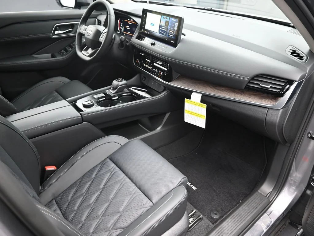 New 2026 Gray Nissan Platinum image 39