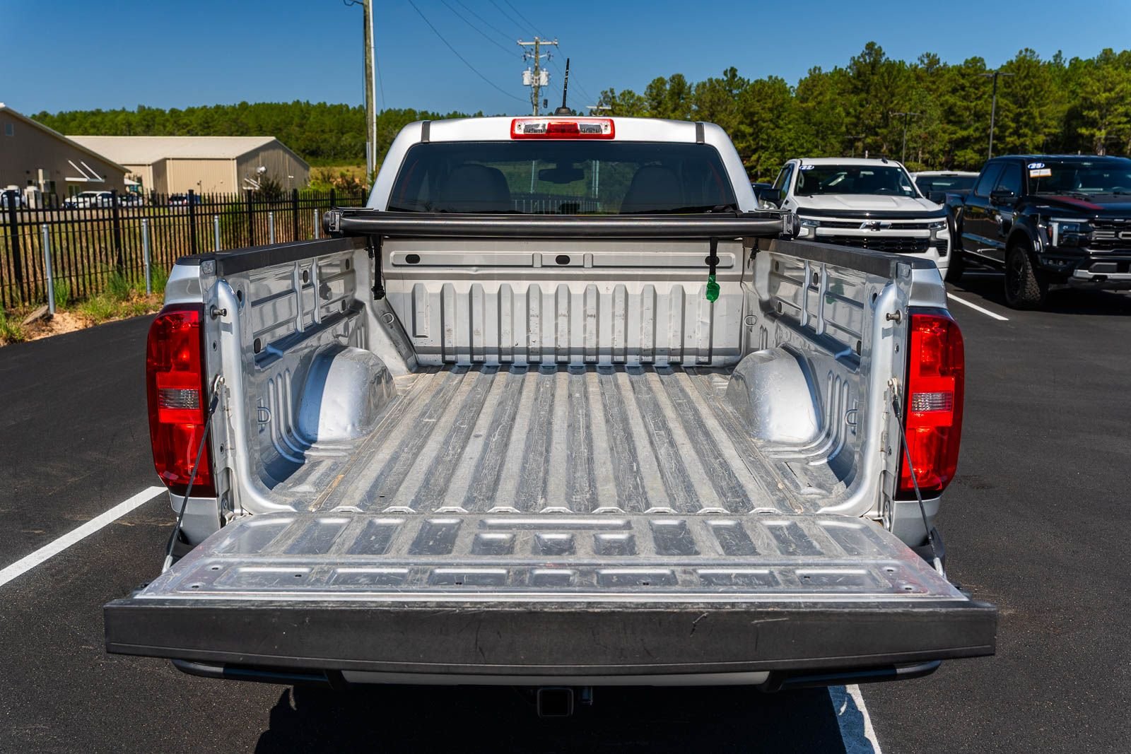 Used 2015 Silver Chevrolet Z71 image 14