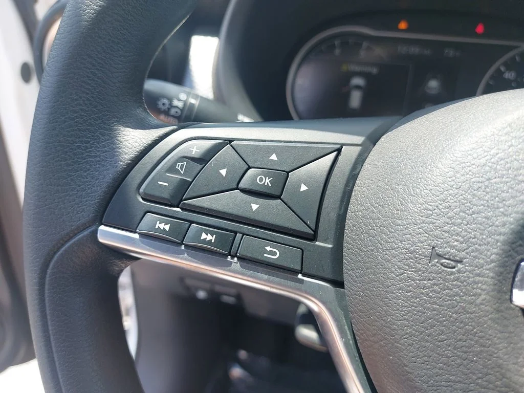Used 2020 White Nissan SV image 16