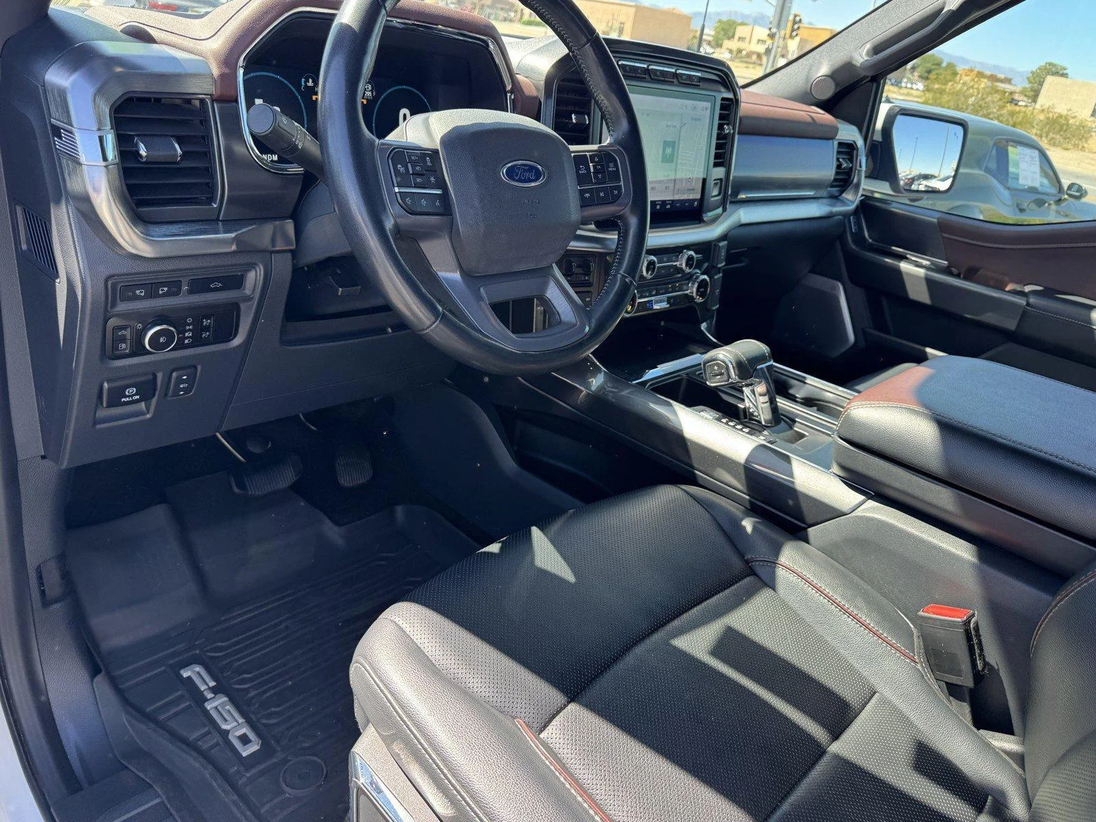 Used 2023 Oxford White Ford XL image 18