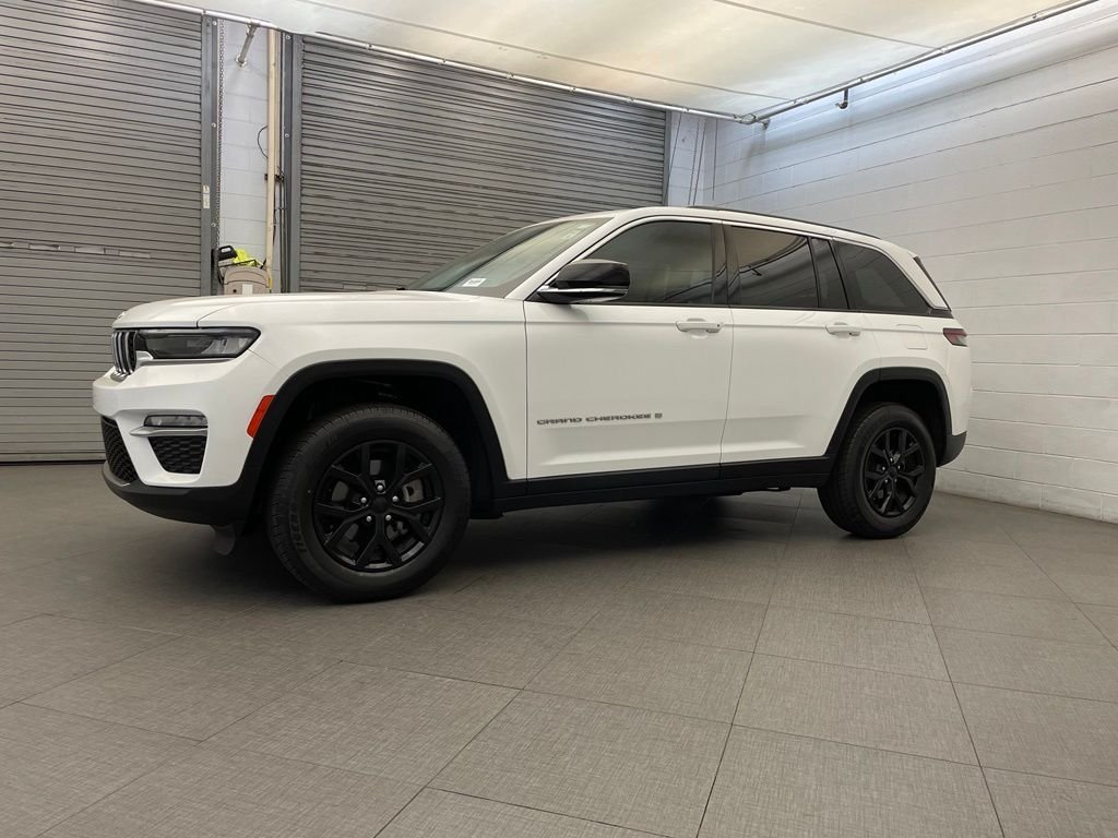 Certified Used 2023 White Jeep Limited image 10