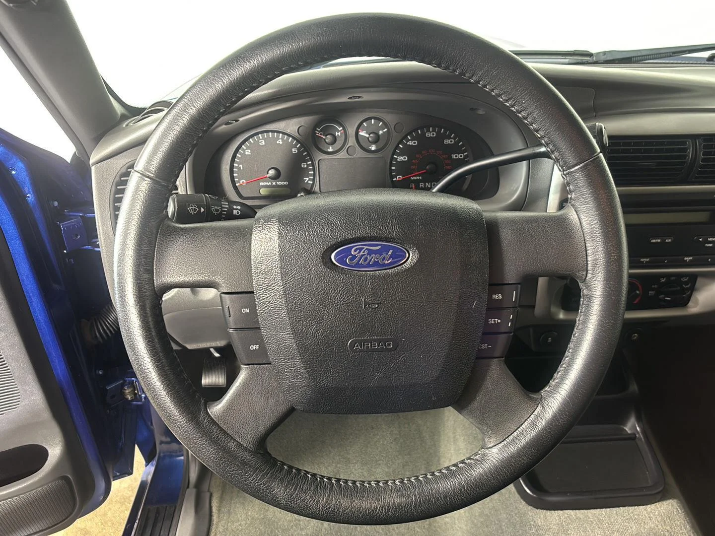 Used 2011 Vista Blue Metallic Ford XLT image 26