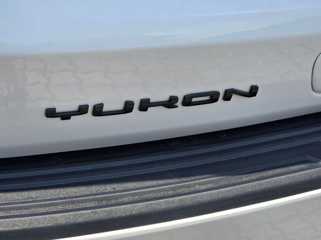 Used 2023 White GMC Denali image 10
