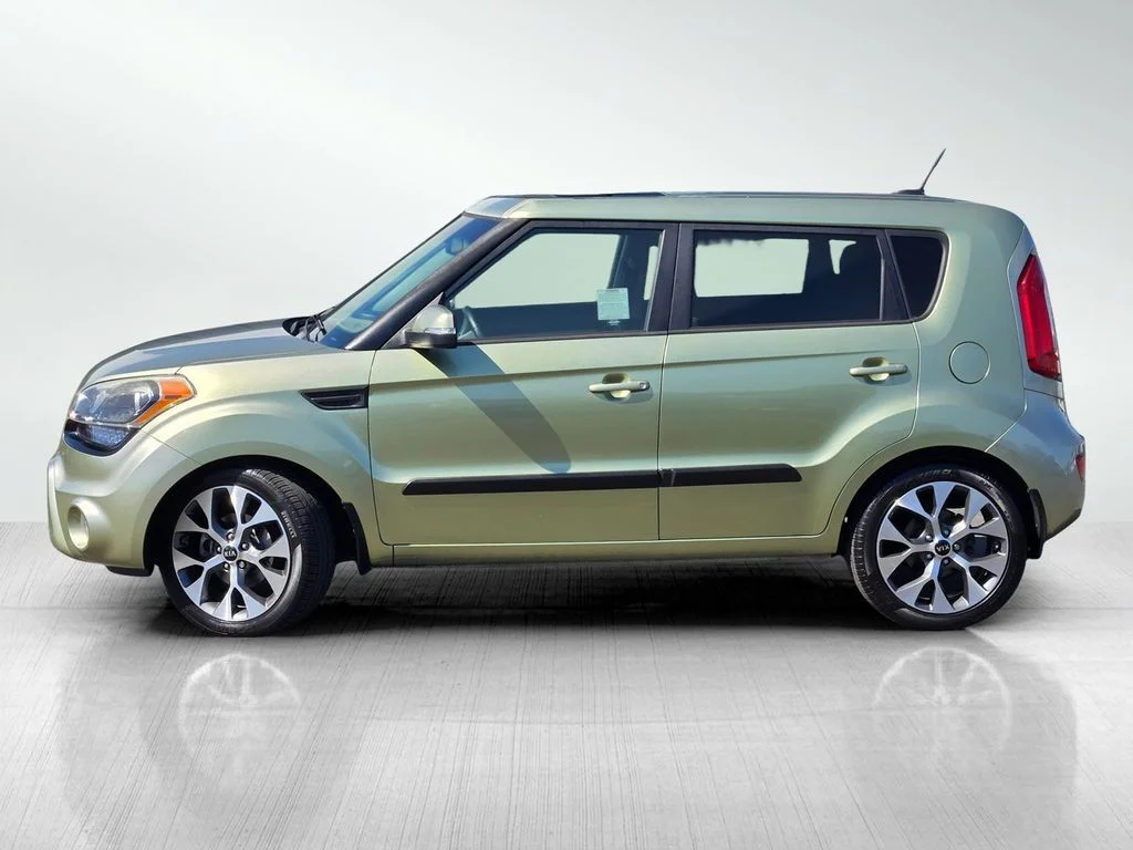 Used 2013 Green Kia Exclaim image 7