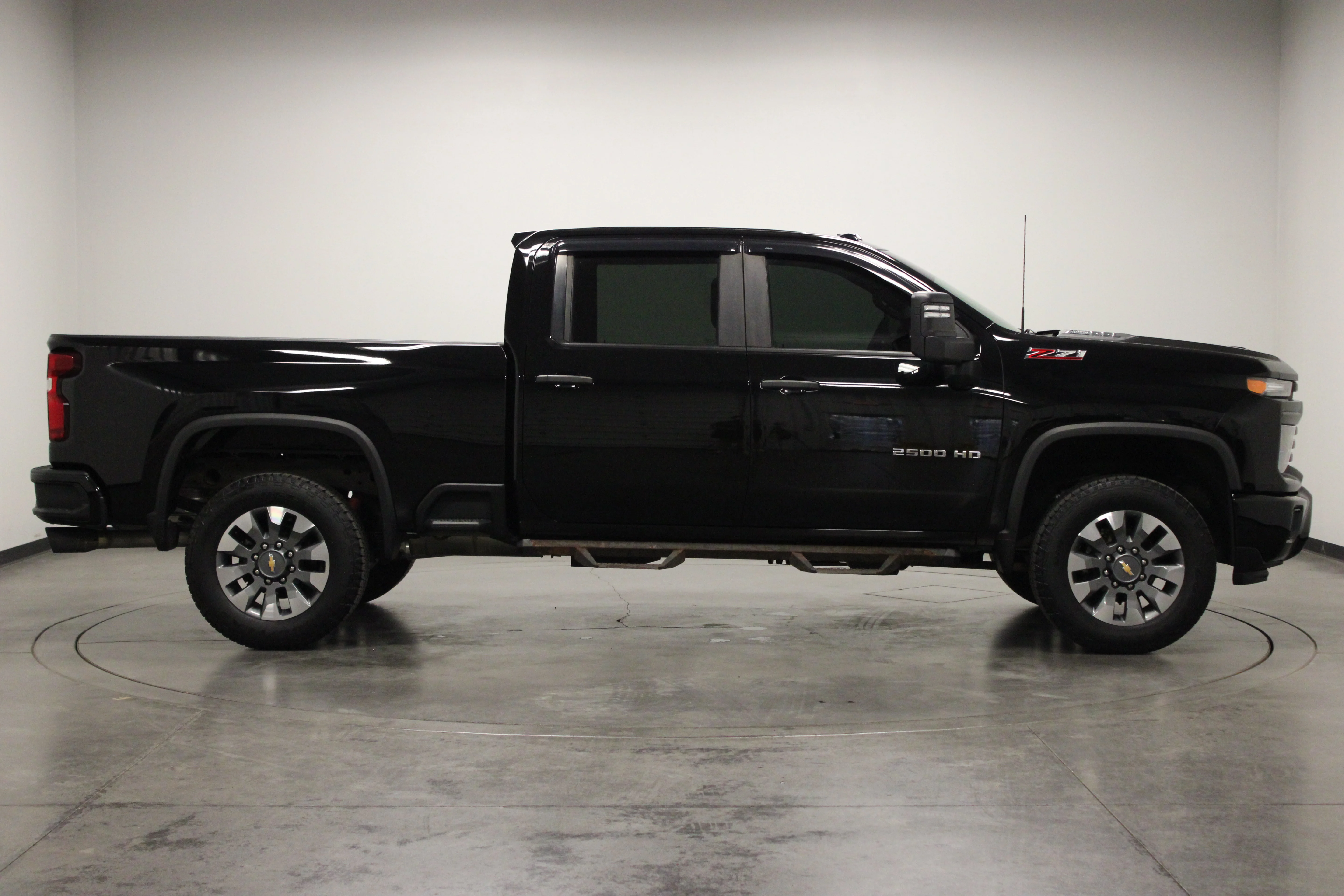 Used 2024 Black Chevrolet Custom image 9
