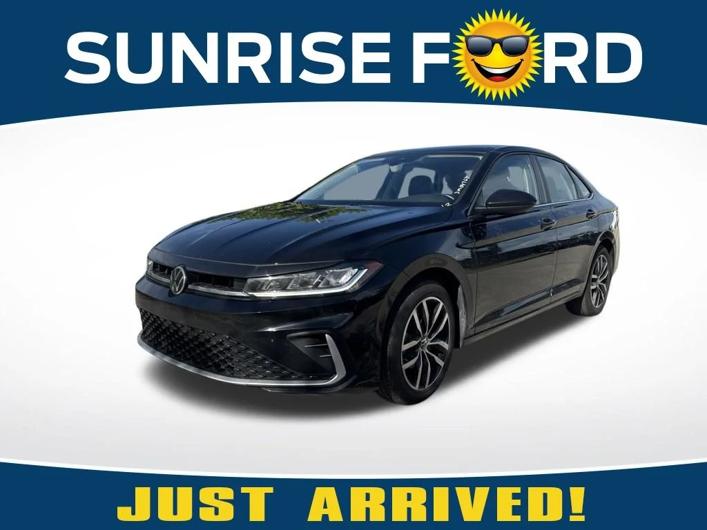 Used 2025 Deep Black Pearl Effect Volkswagen 1.5T SE image 1