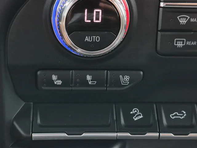 Used 2022 Onyx Black GMC AT4 image 33