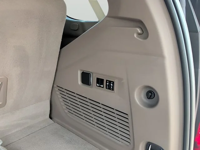 Used 2021 Black GMC Denali image 45