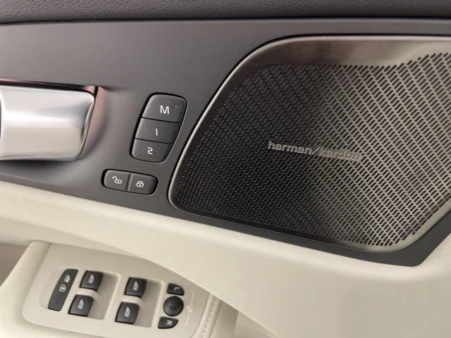 Certified Used 2025 Crystal White Volvo Plus image 26