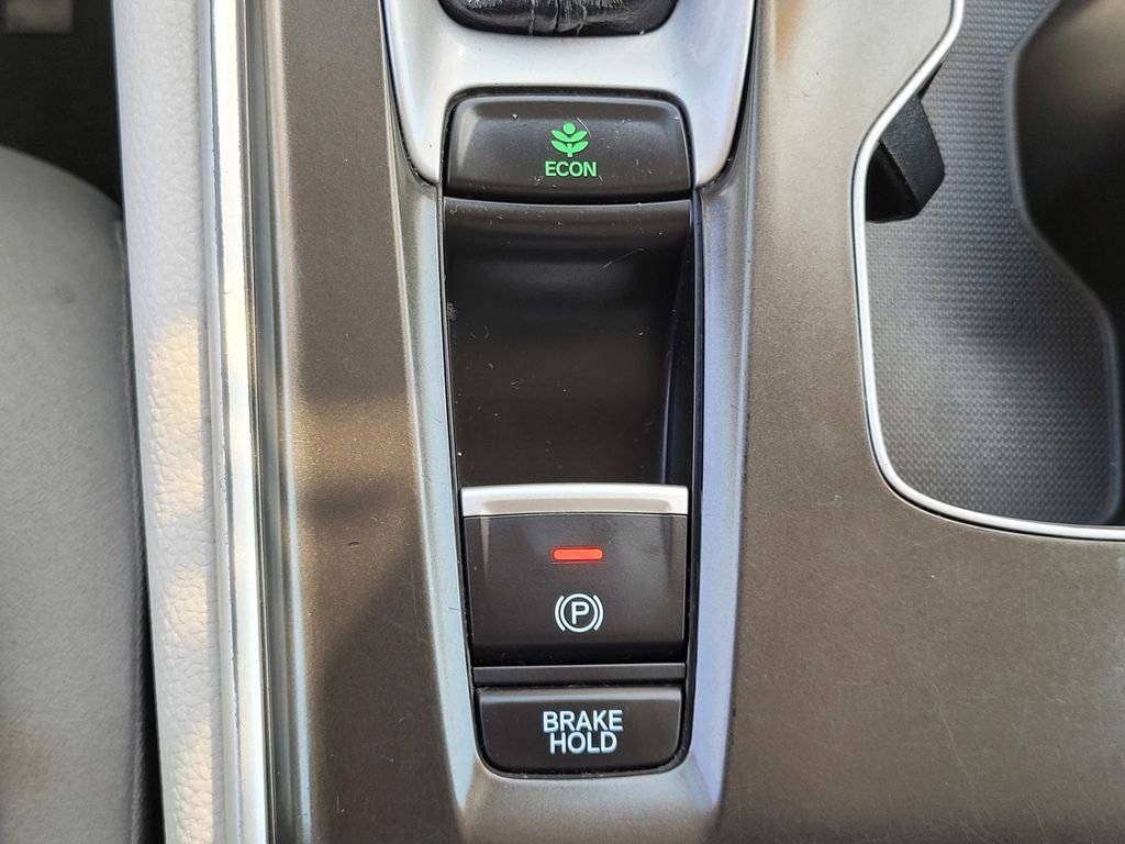 2018 Honda Accord LX - Photo 21