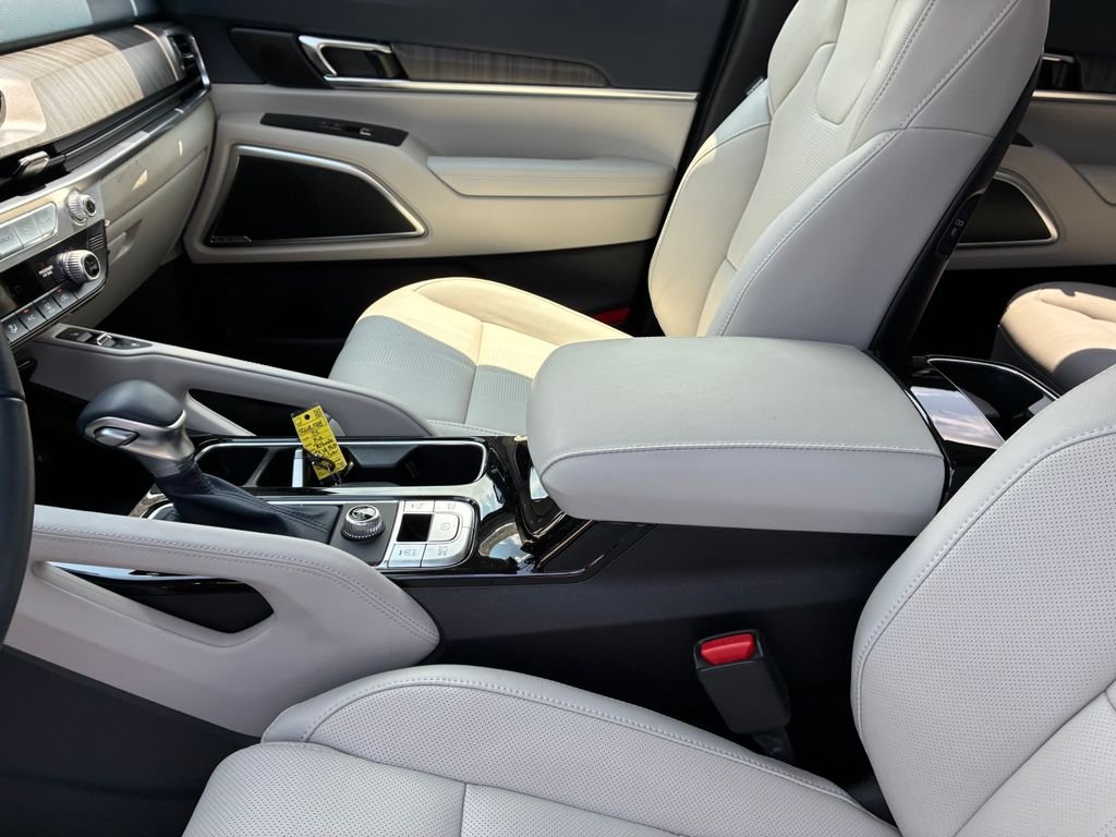 Certified Used 2025 Silver Kia SX image 18