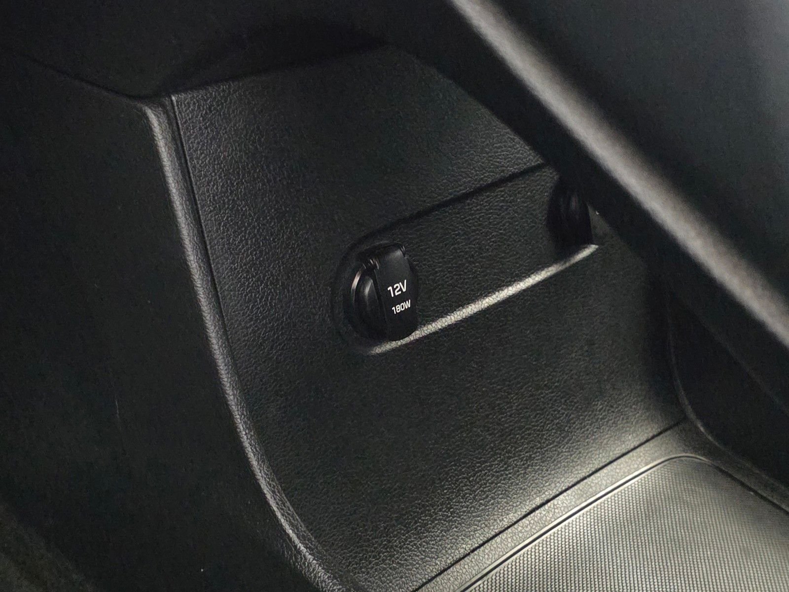 Used 2022 Hyper White Hyundai SEL image 30