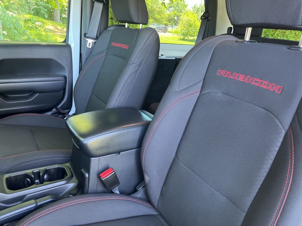 Used 2022 Bright White Clearcoat Jeep Rubicon image 28
