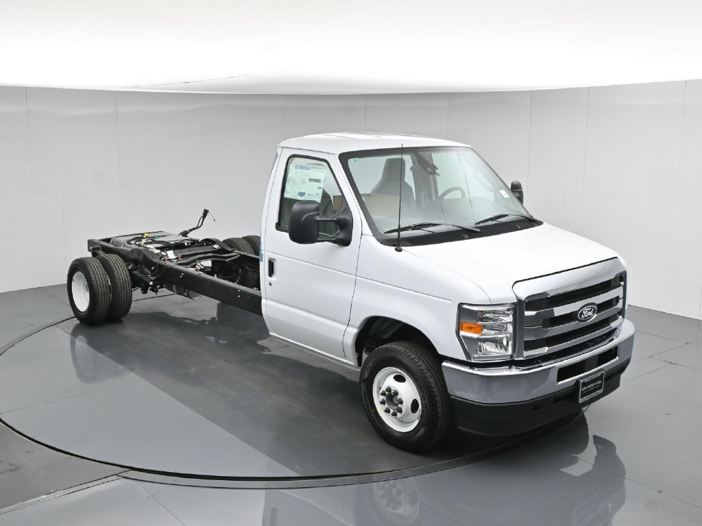 New 2027 White Ford Base image 26
