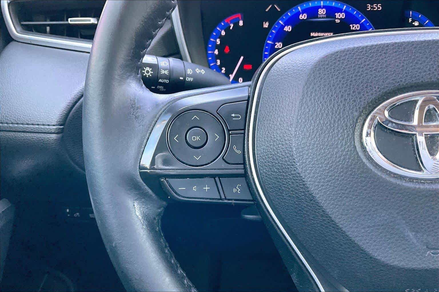 Used 2022 Wind Chill Pearl Toyota XLE image 23