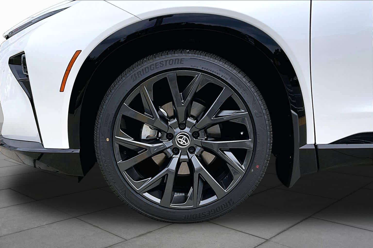 New 2026 Oxygen White Toyota Limited image 11