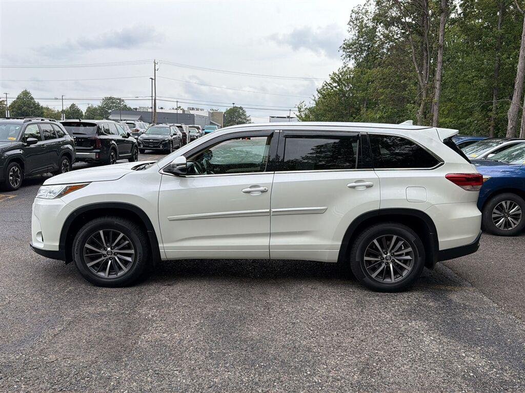 Used 2017 Blizzard Pearl Toyota XLE image 8