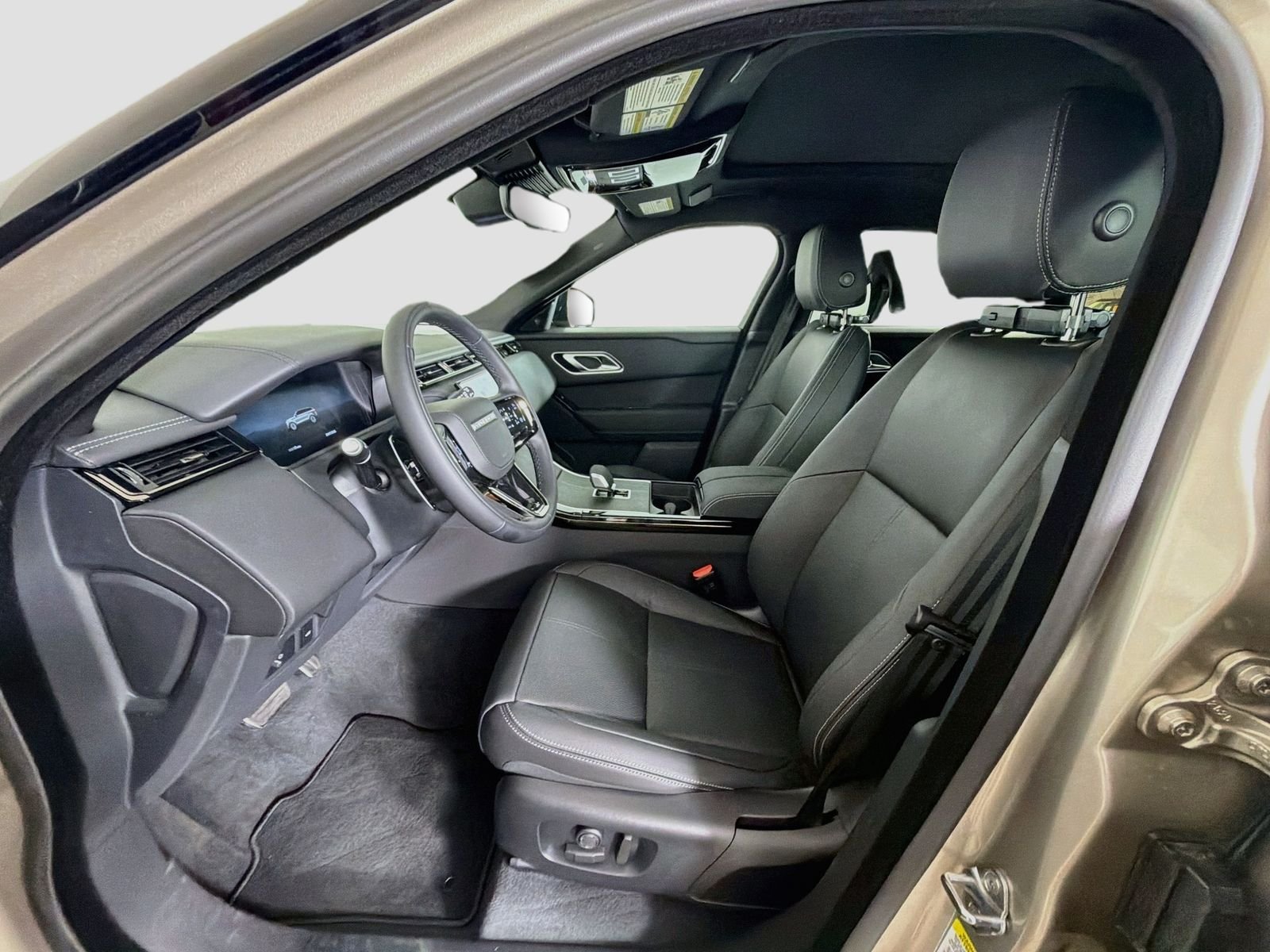 New 2026 Batumi Gold Land Rover Belgravia Edition image 22