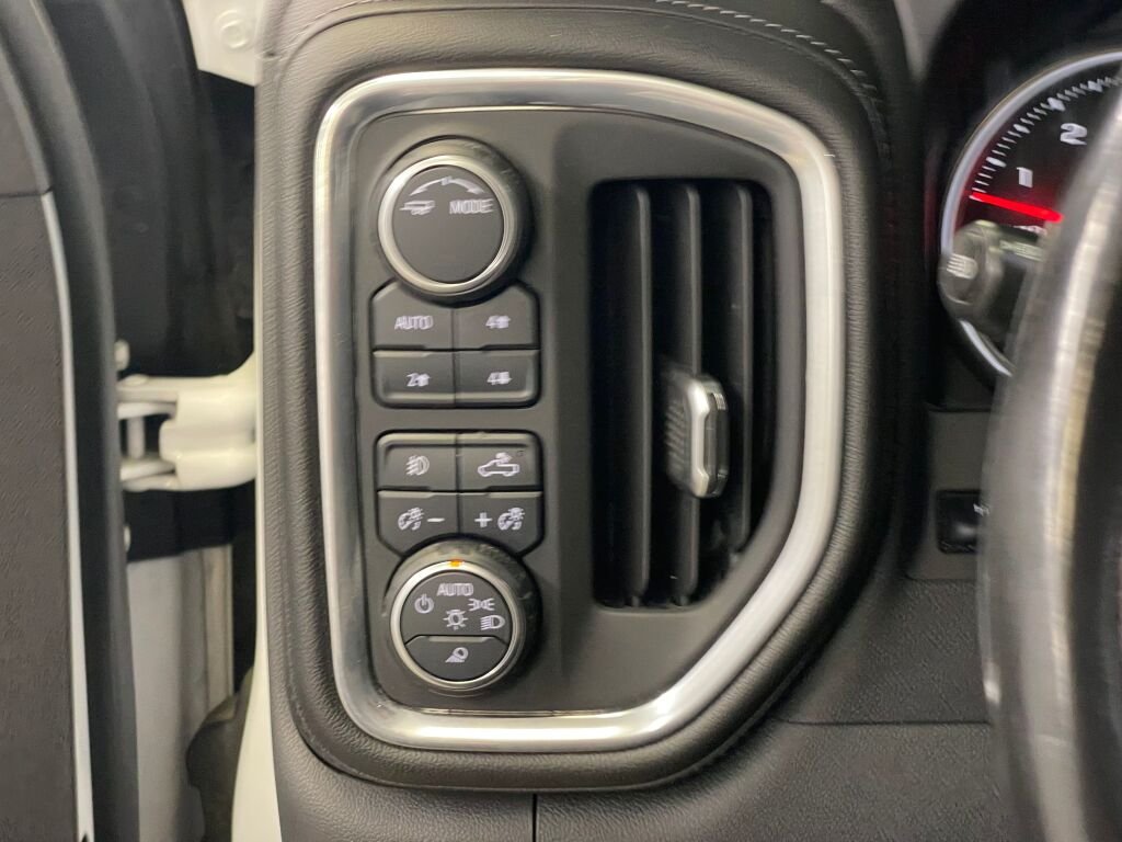 Used 2021 IRIDESCENT PEARL TRICOAT Chevrolet High Country image 22