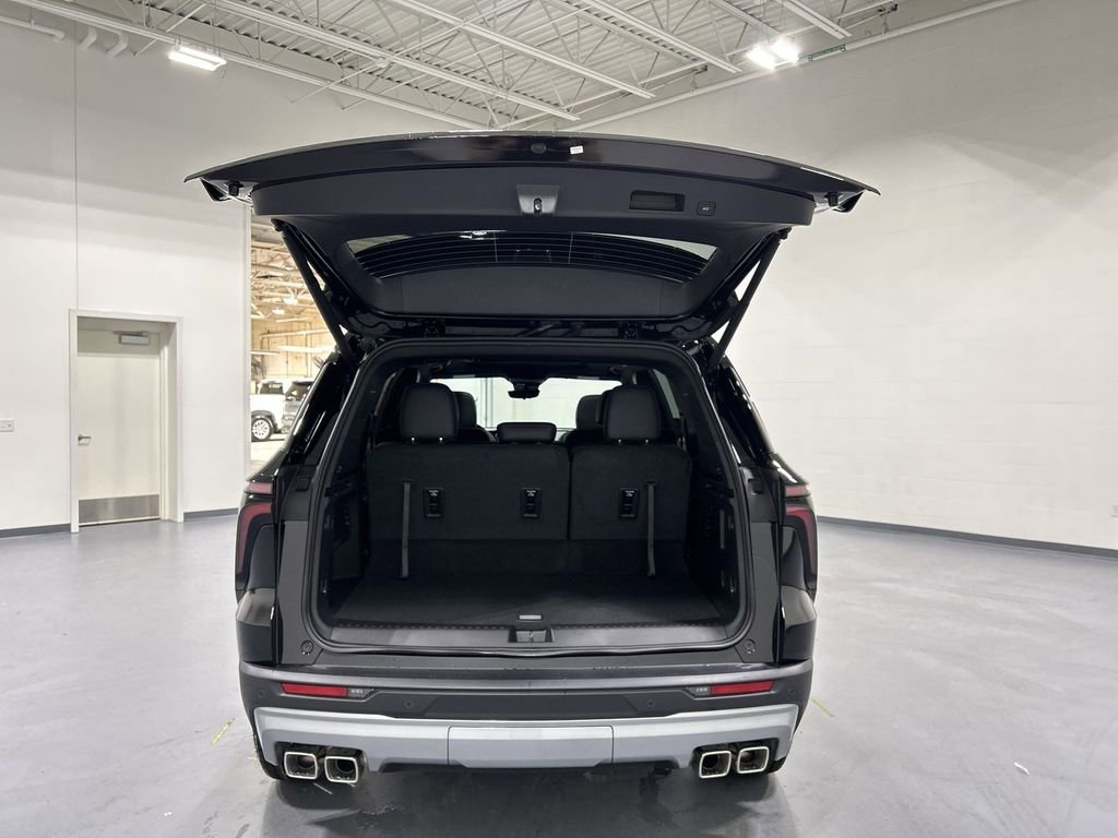 New 2026 Mosaic Black Metallic Chevrolet Z71 image 21