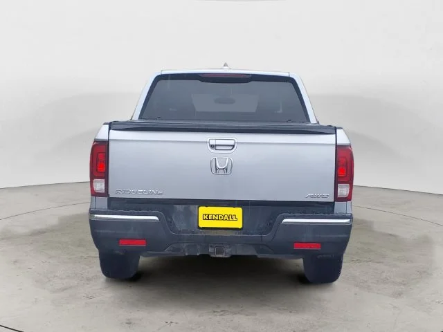 Used 2017  Honda RTL-T image 6