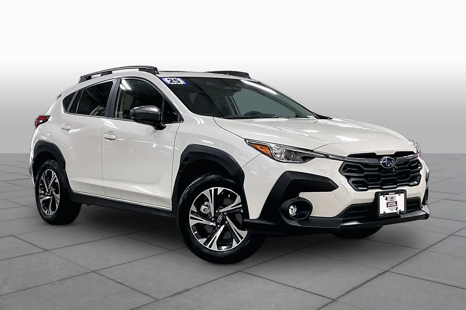 Used 2025 Crystal White Pearl Subaru Premium image 3