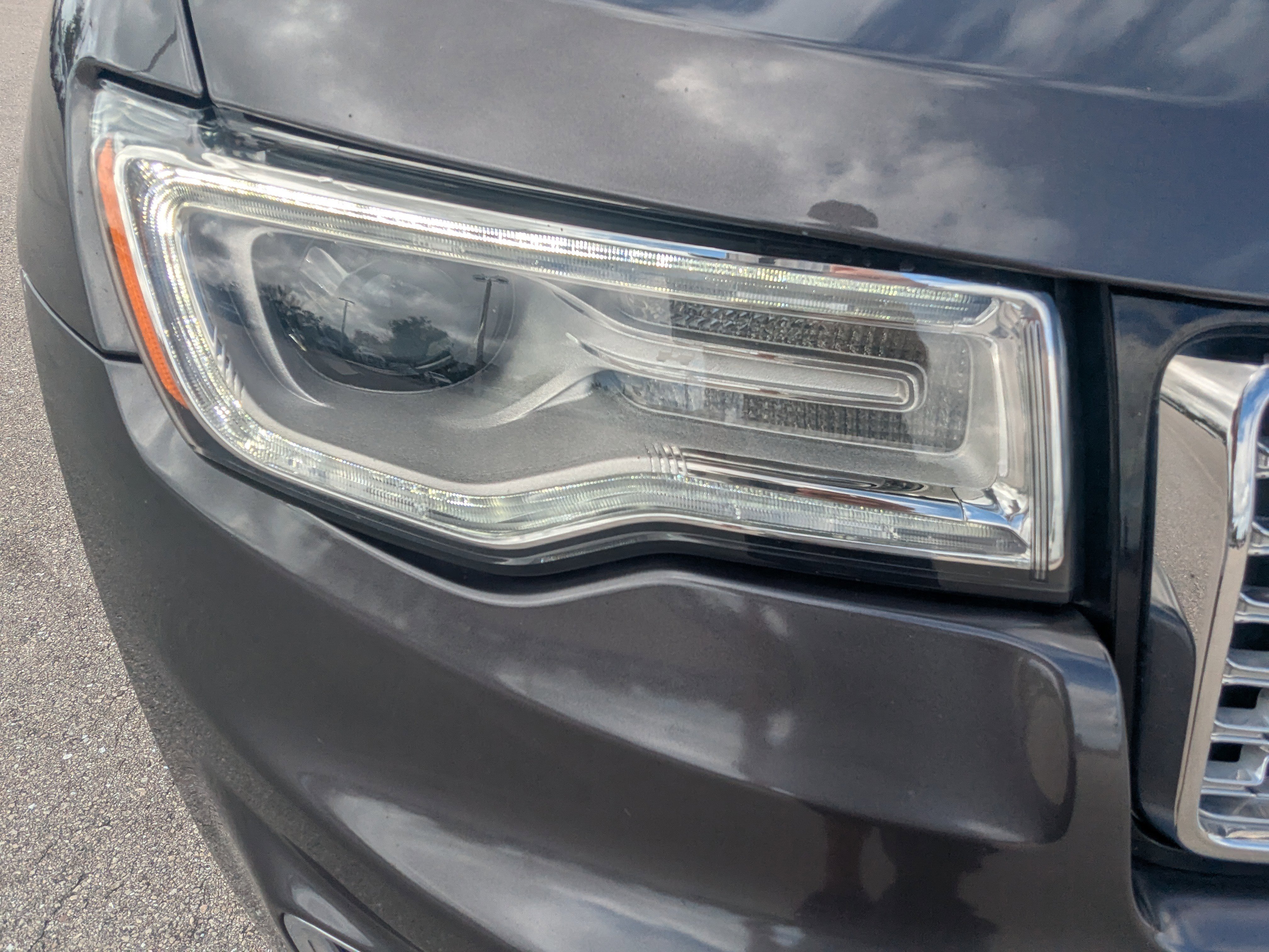 Used 2019 Granite Crystal Metallic Clearcoat Jeep Overland image 10