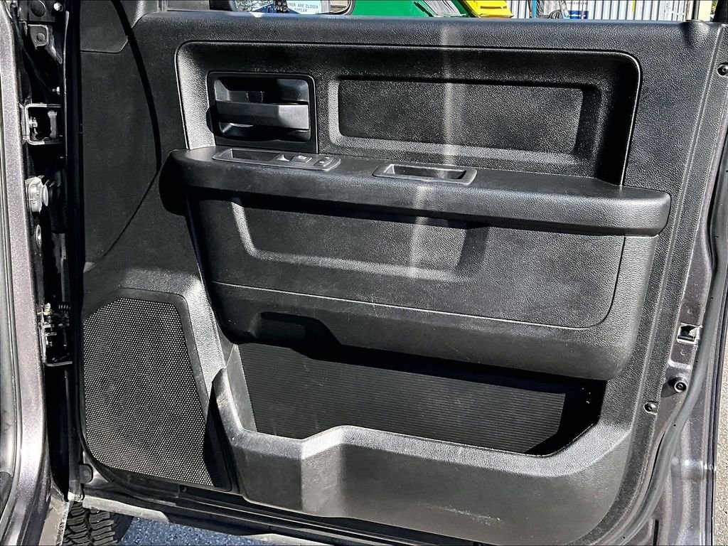 Used 2019 Granite Crystal Metallic Clearcoat Ram Express image 12