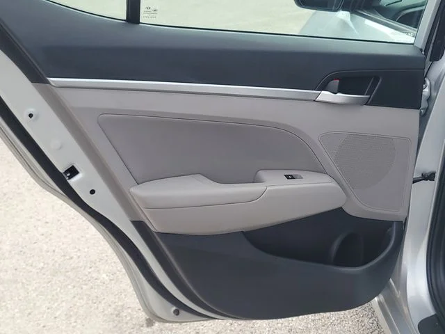 Used 2020 Silver Hyundai SEL image 11