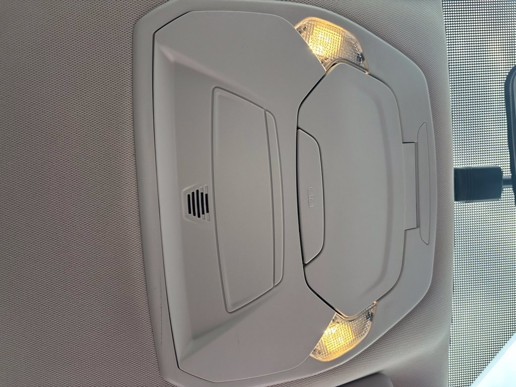 Used 2017 Magnetic Ford SE image 25