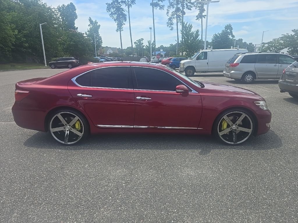 Used 2012 Red Lexus 460 image 4