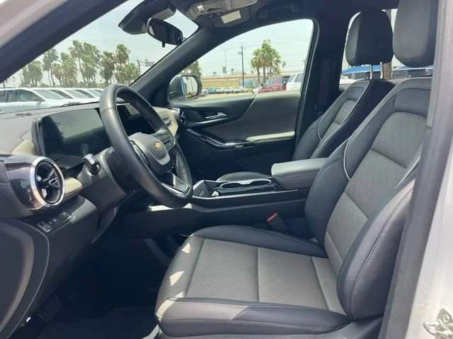 Used 2025 Summit White Chevrolet LT image 20