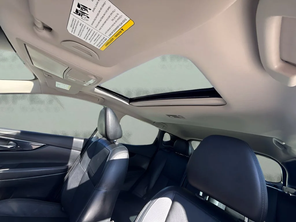 Used 2019 Black Nissan SL image 10