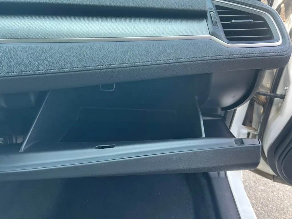 Used 2018  Honda LX image 27