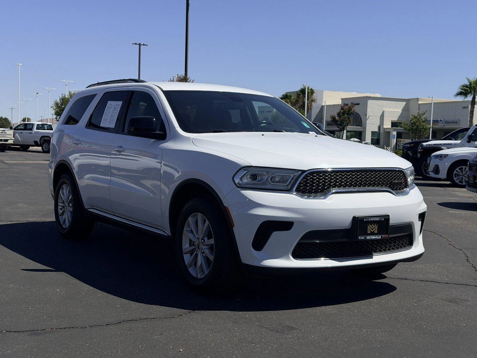 Used 2023 White Knuckle Cle Dodge SXT image 1