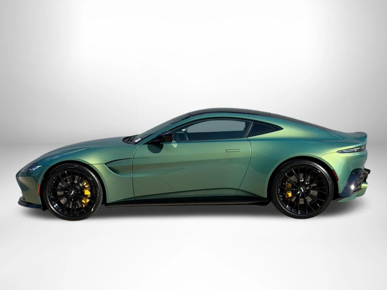Used 2023 Iridescent Emerald Aston Martin  image 17