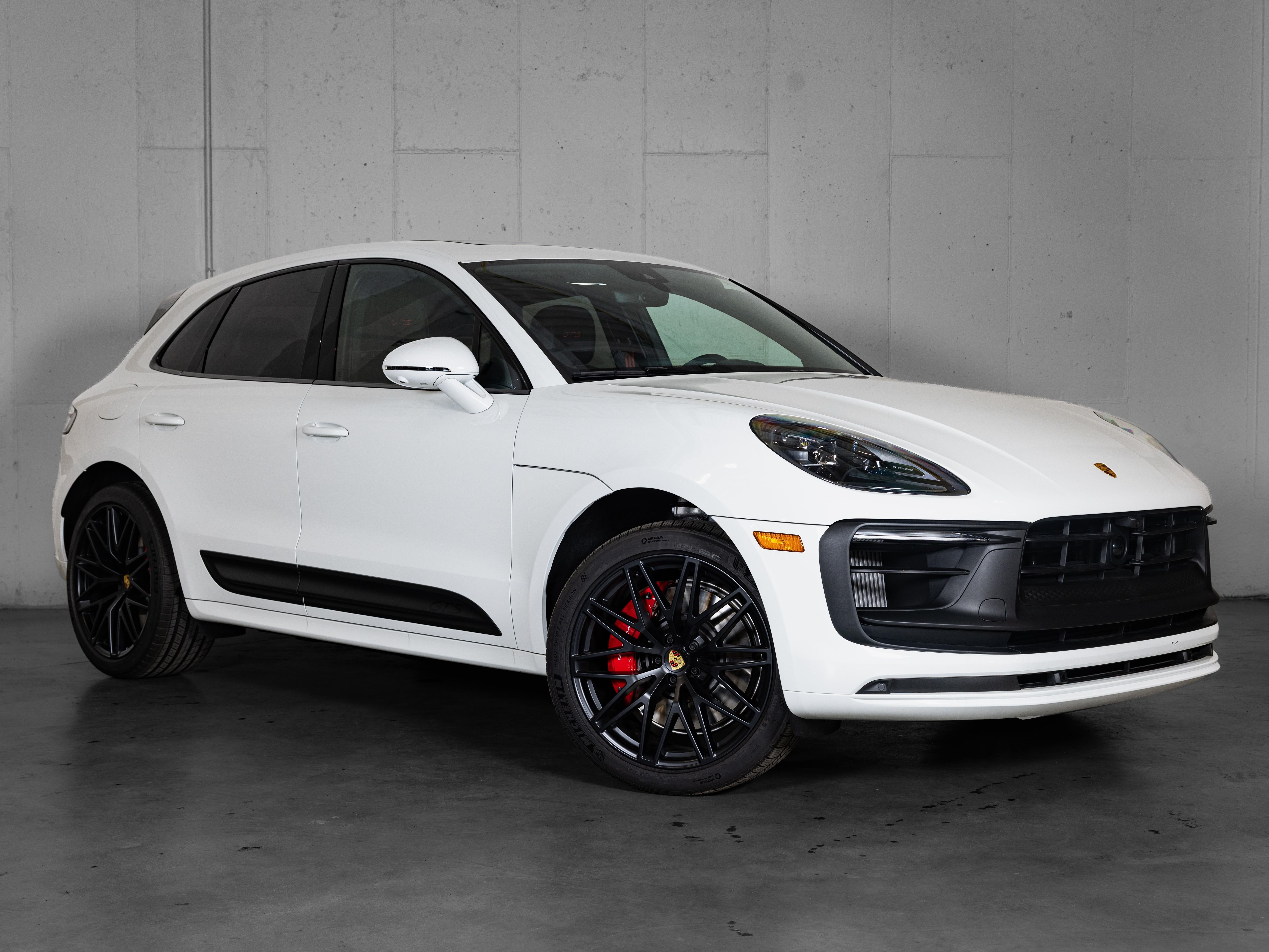 2026 Porsche Macan GTS - Photo 10