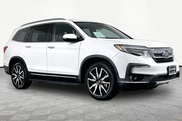 Used 2020  Honda Touring image 3