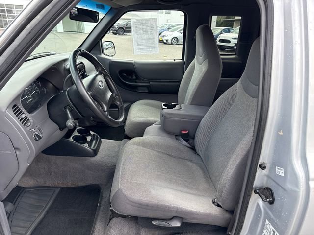 Used 2002 Silver Frost Clearcoat Metallic Ford XLT image 18
