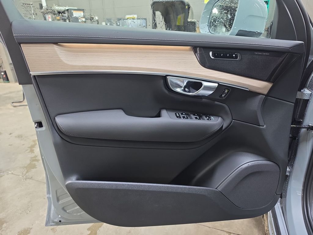 New 2026 Gray Volvo T8 Plus image 10