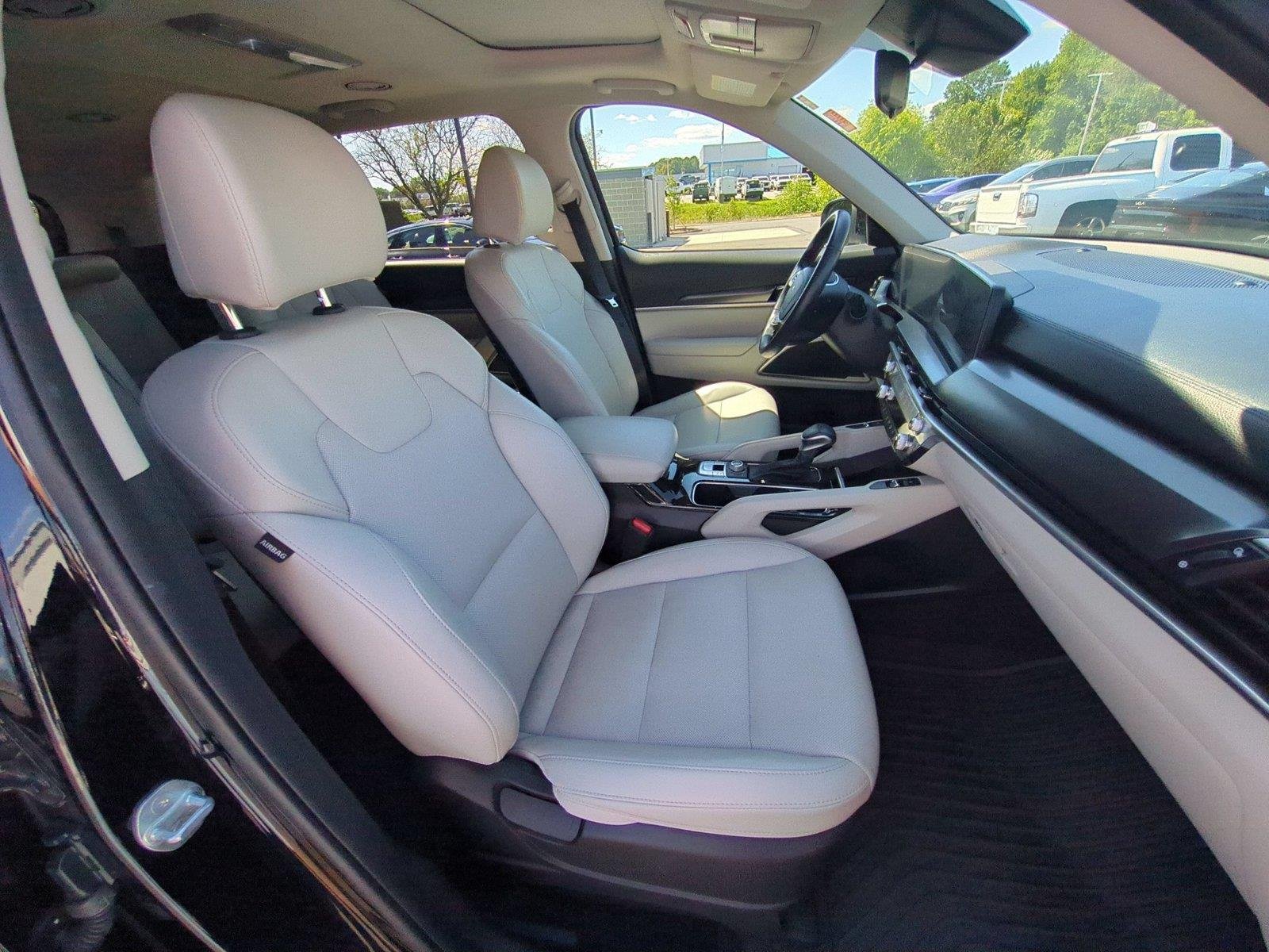Used 2024 Ebony Black Kia S image 39