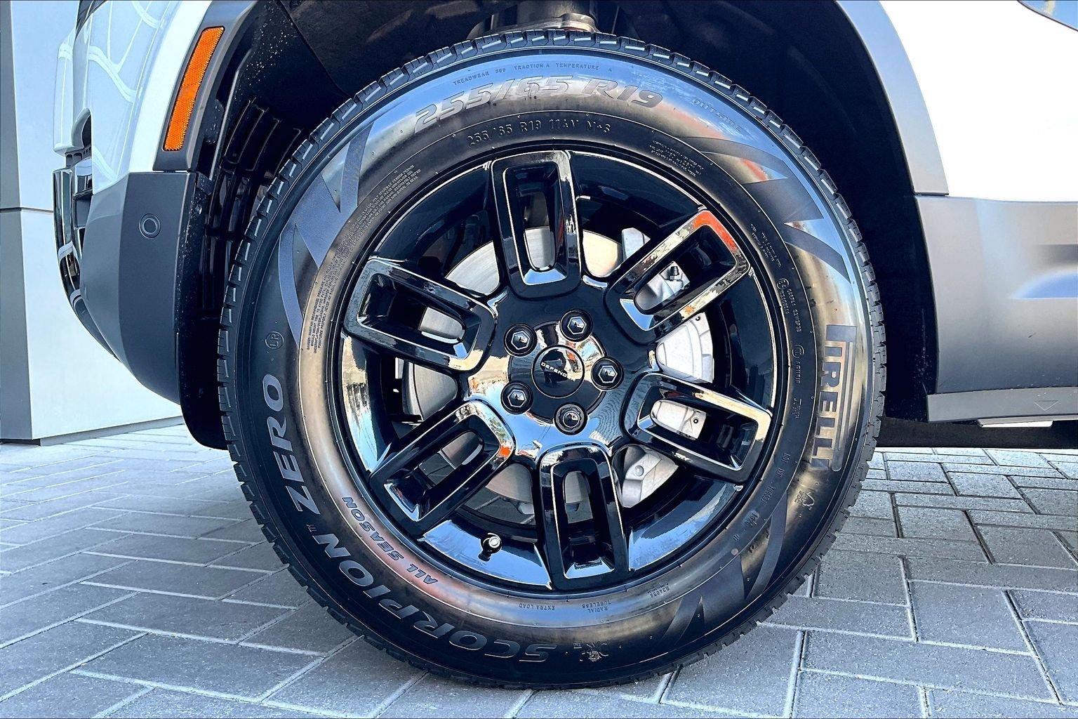 New 2026 Fuji White Land Rover S image 12