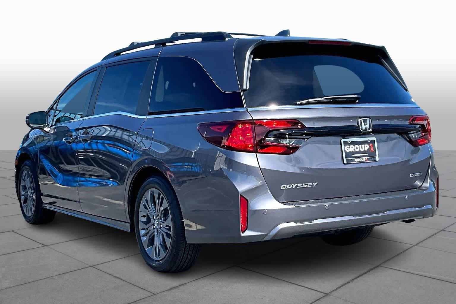 New 2026 Modern Steel Metallic Honda Touring image 12