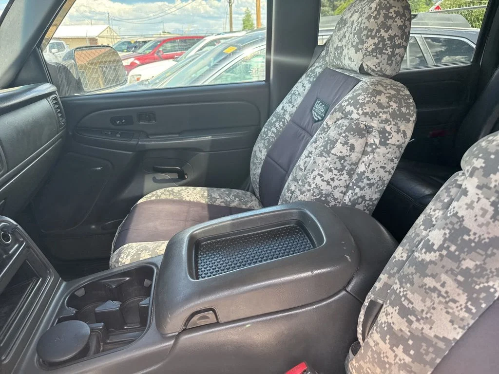 Used 2005 Special Paint GMC SLT image 35